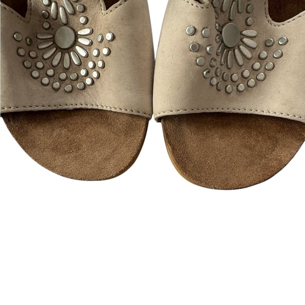 Dansko Deandra Studded Leather Block Heel Sandals in Tan Size 7.5 US/ 38 EU - Picture 2 of 12